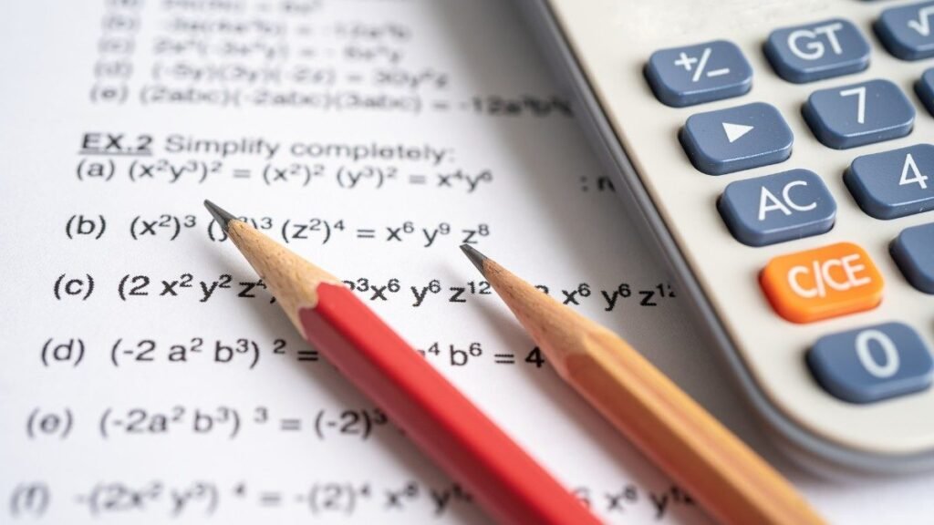 How Do European Universities Calculate Your Final Master’s Grade?