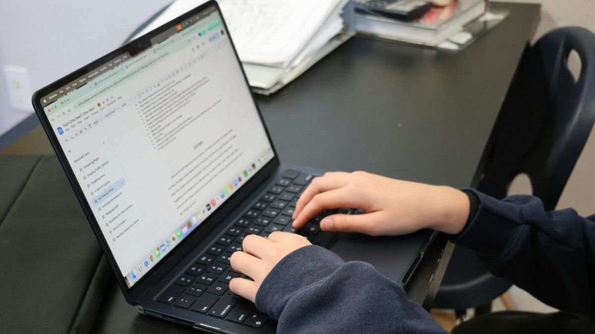 typing in laptop