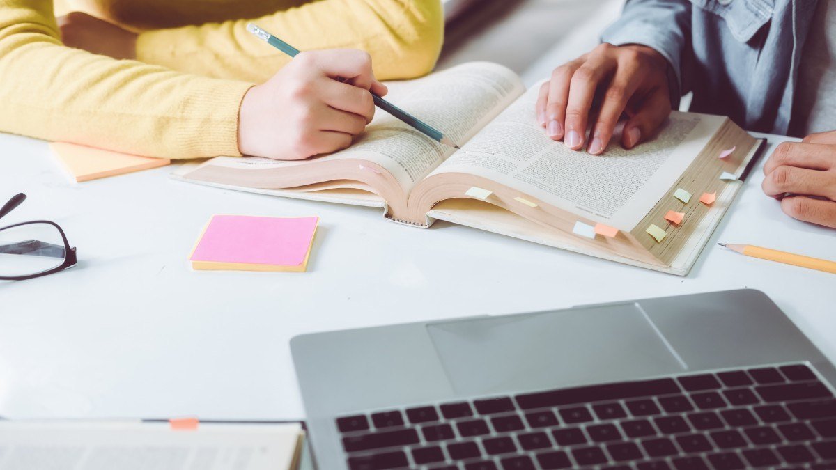 Can International Students Change Their Course After Arriving Abroad