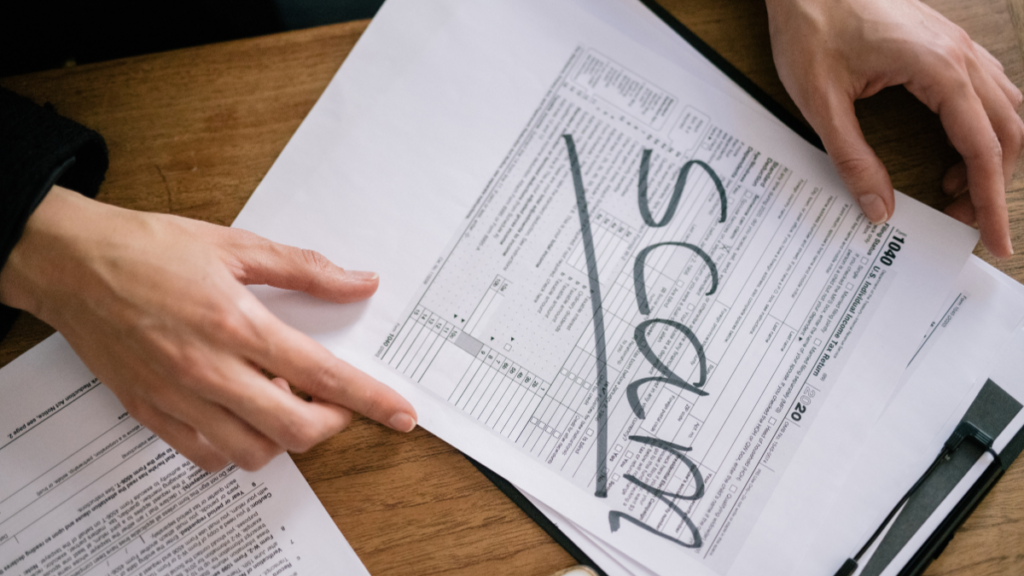 How to Avoid Student Accommodation Scams Abroad: 10 Warning Signs